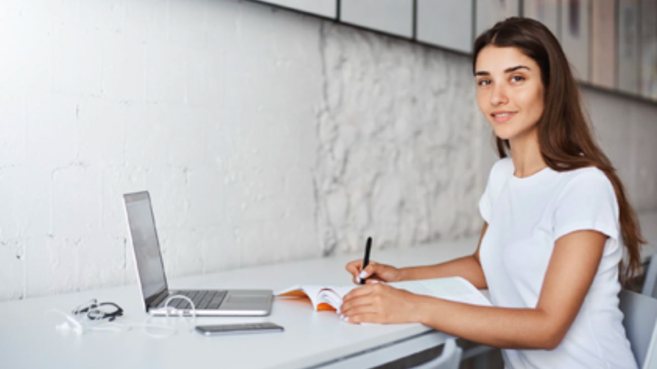 लड़कियों के लिए कोर्स (सोर्स- इंटरनेट)