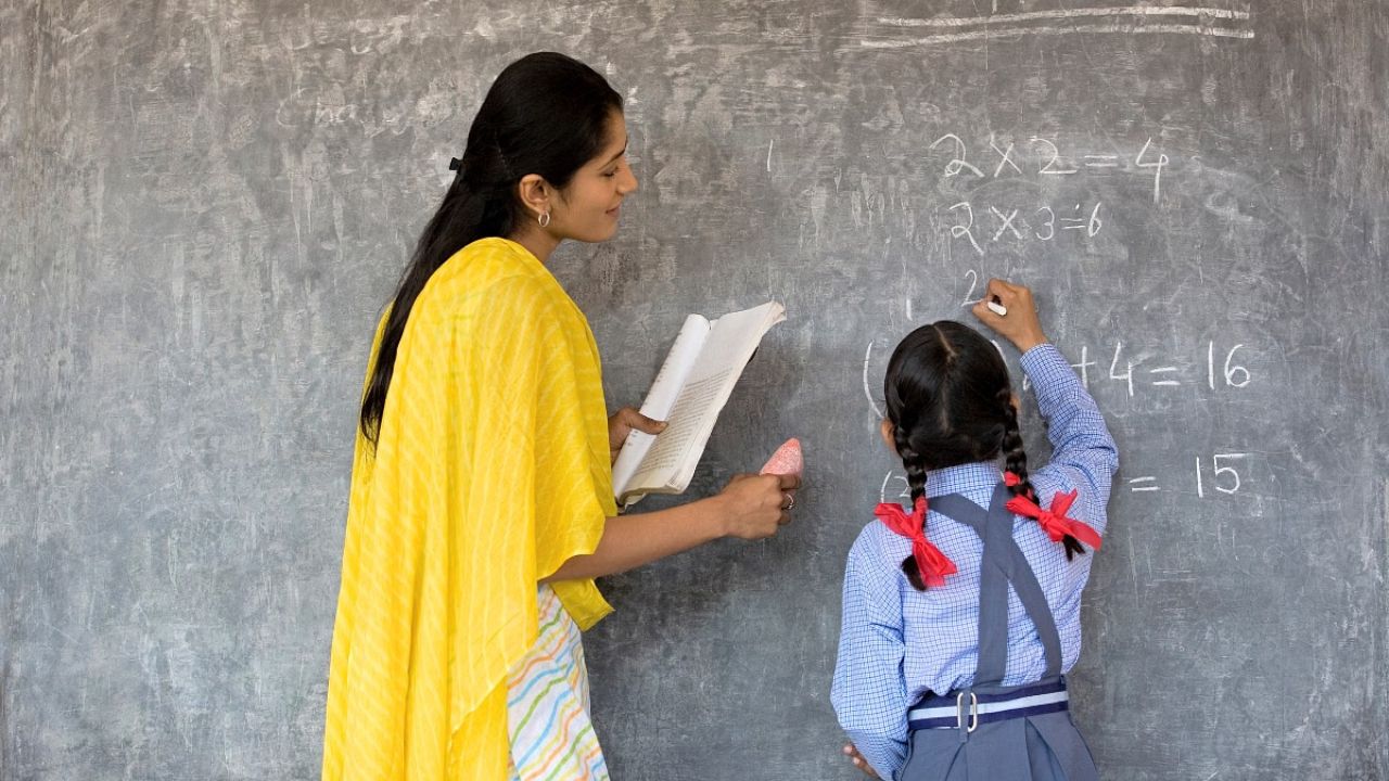 टीचर वेकेंसी (Img: Google)