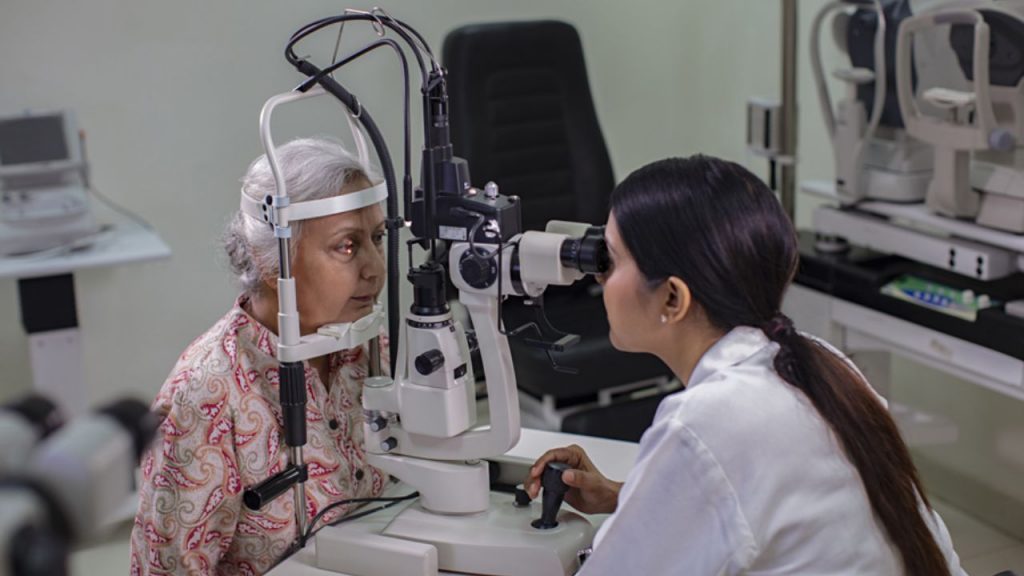 Ophthalmic Assistant (Img: Google)