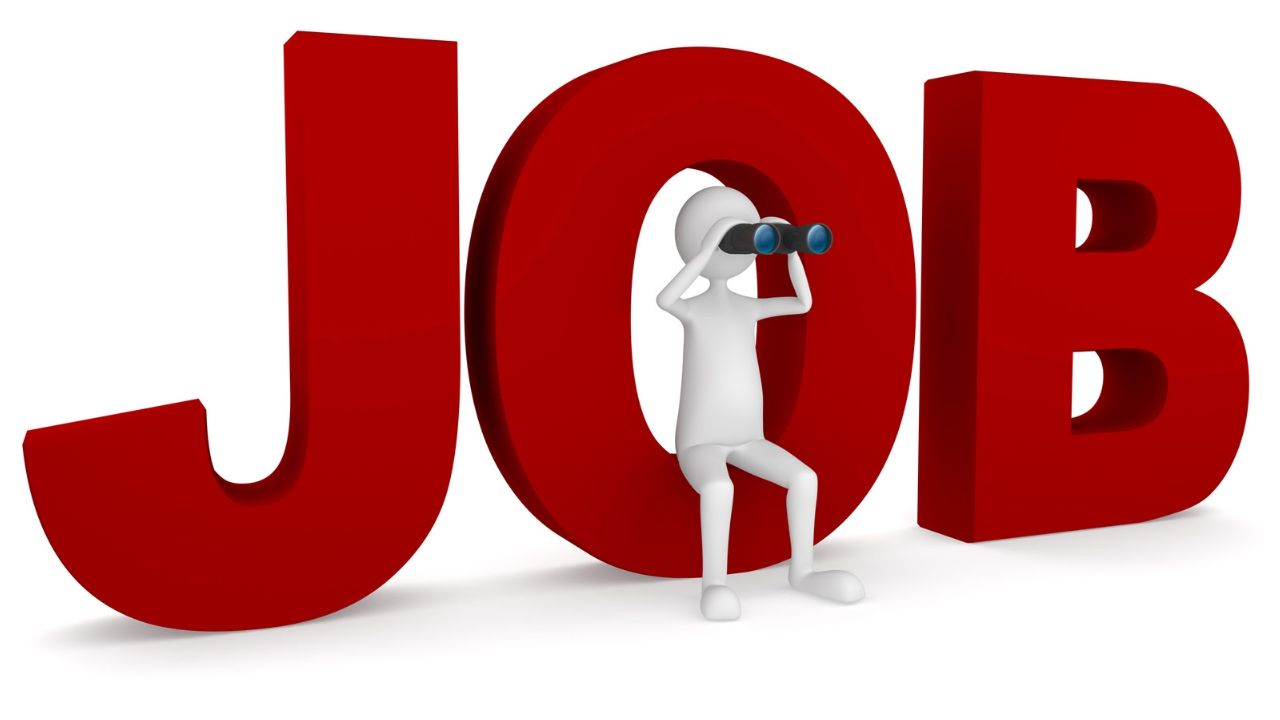 Govt Jobs: उम्र 30 के बाद भी स्कूल, बैंक और रेलवे में खोलें करियर के रास्ते, जानें कैसे